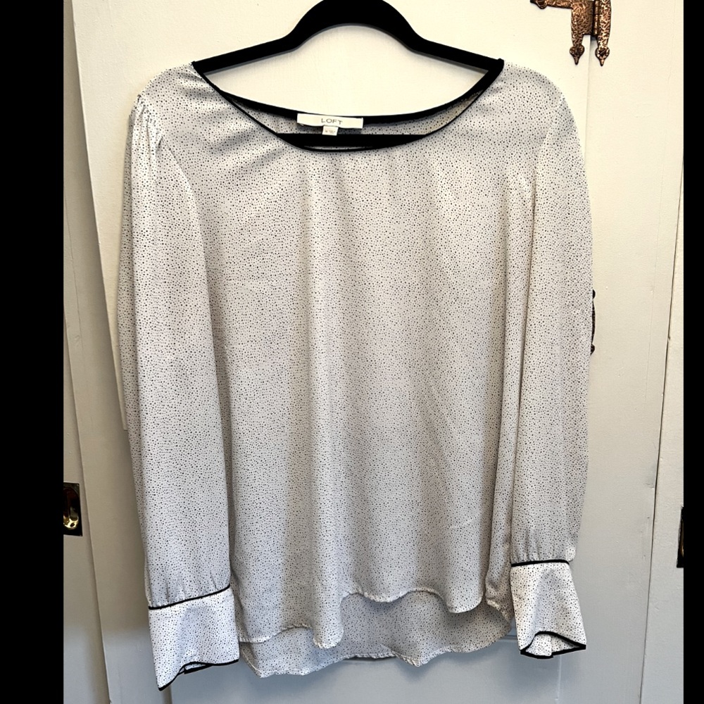 LOFT black and white top. Size medium.